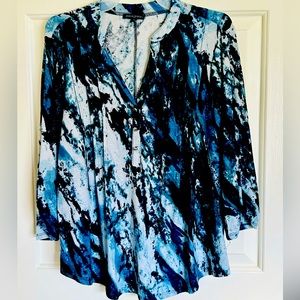 Ava and Grace Blue/Black/White Long Sleeve V-Neck. Cotton. Stretch. Classic. New